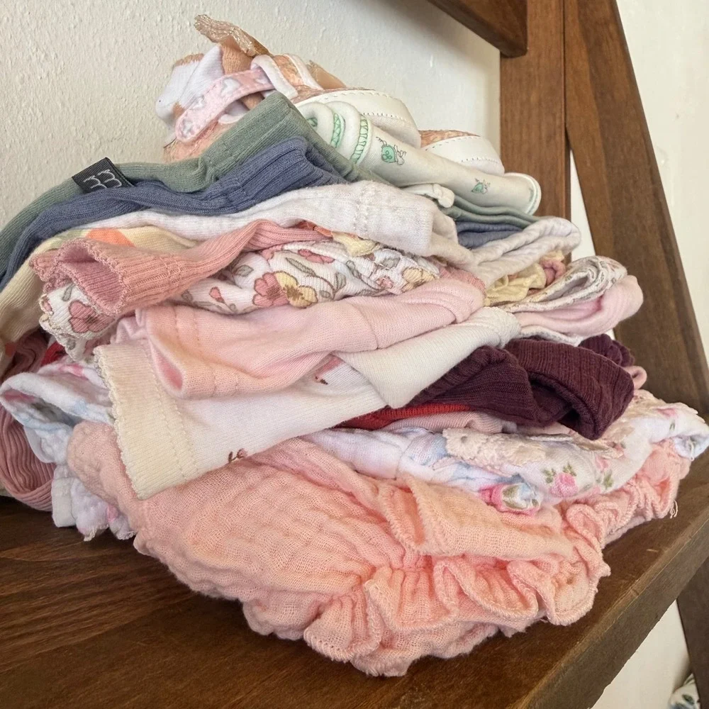 Lot of 15+ Baby Girl Clothing 0-3 Months Bundle Bodysuits Outfits Shoes Mixed 01